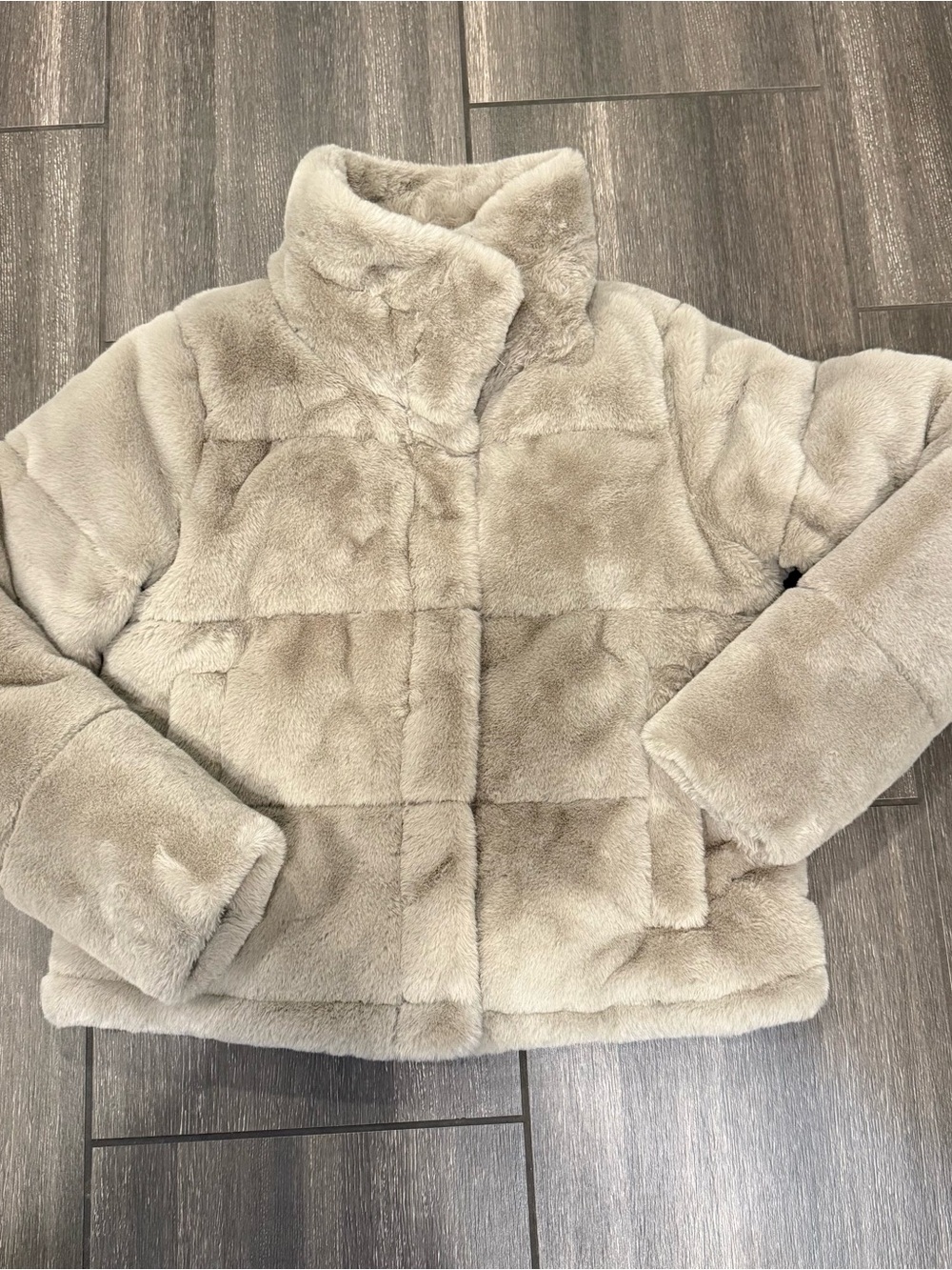 Abercrombie & Fitch A&F Mini Puffer Faux Fur